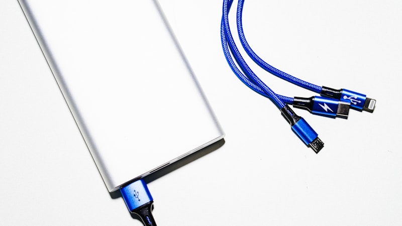 災害に備えるモバイルバッテリーの選び方|停電時に安心できる容量と失敗しないポイント