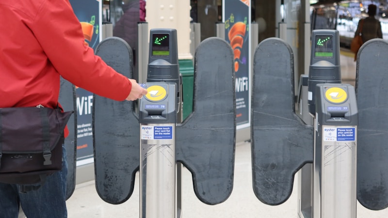 無人駅から乗って有人駅で降りるときの支払い方法をやさしく解説|きっぷ・ICカード・精算の流れがわかる