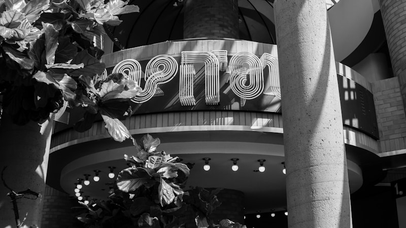 映画館は何分前に入るべき?上映前の流れと遅刻しない目安をやさしく解説