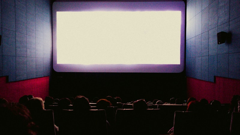 映画館は何分前に入るべき?上映前の流れと遅刻しない目安をやさしく解説