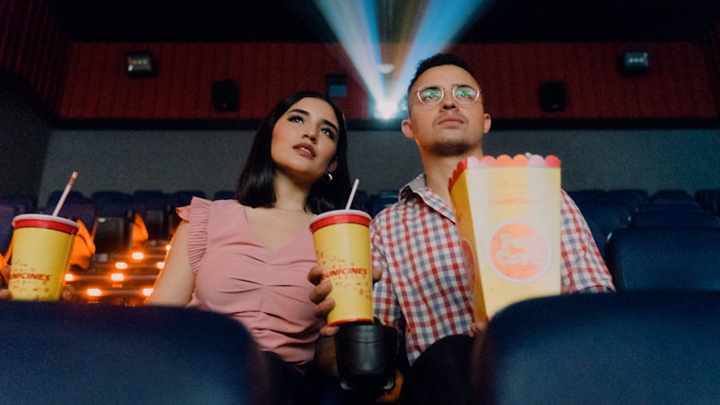 映画館は何分前に入るべき?上映前の流れと遅刻しない目安をやさしく解説