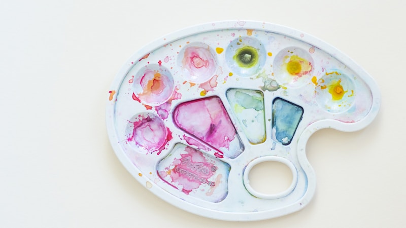 絵の具で青を作る方法をやさしく解説|混色の基本ときれいな青色を出すコツ