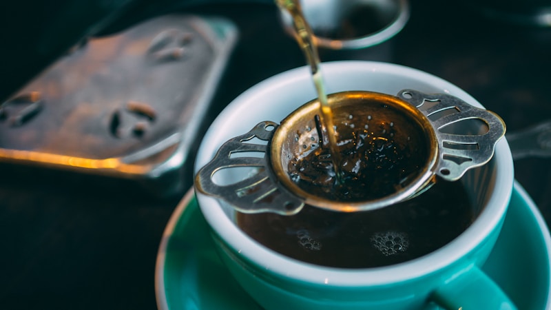 茶こしの代わりにキッチンペーパーは使える？安全なやり方と失敗しない代用品まとめ