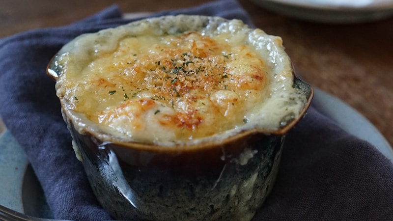 グラタンにパン粉をのせる理由とは?焼き色・食感・失敗しない使い方をやさしく解説